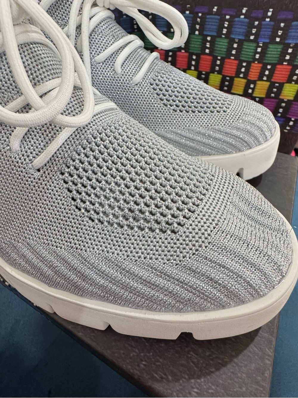 Bernie Mev Women’s Sz 7Light Gray Knit Lace-Up Sneakers - Picture 4 of 7